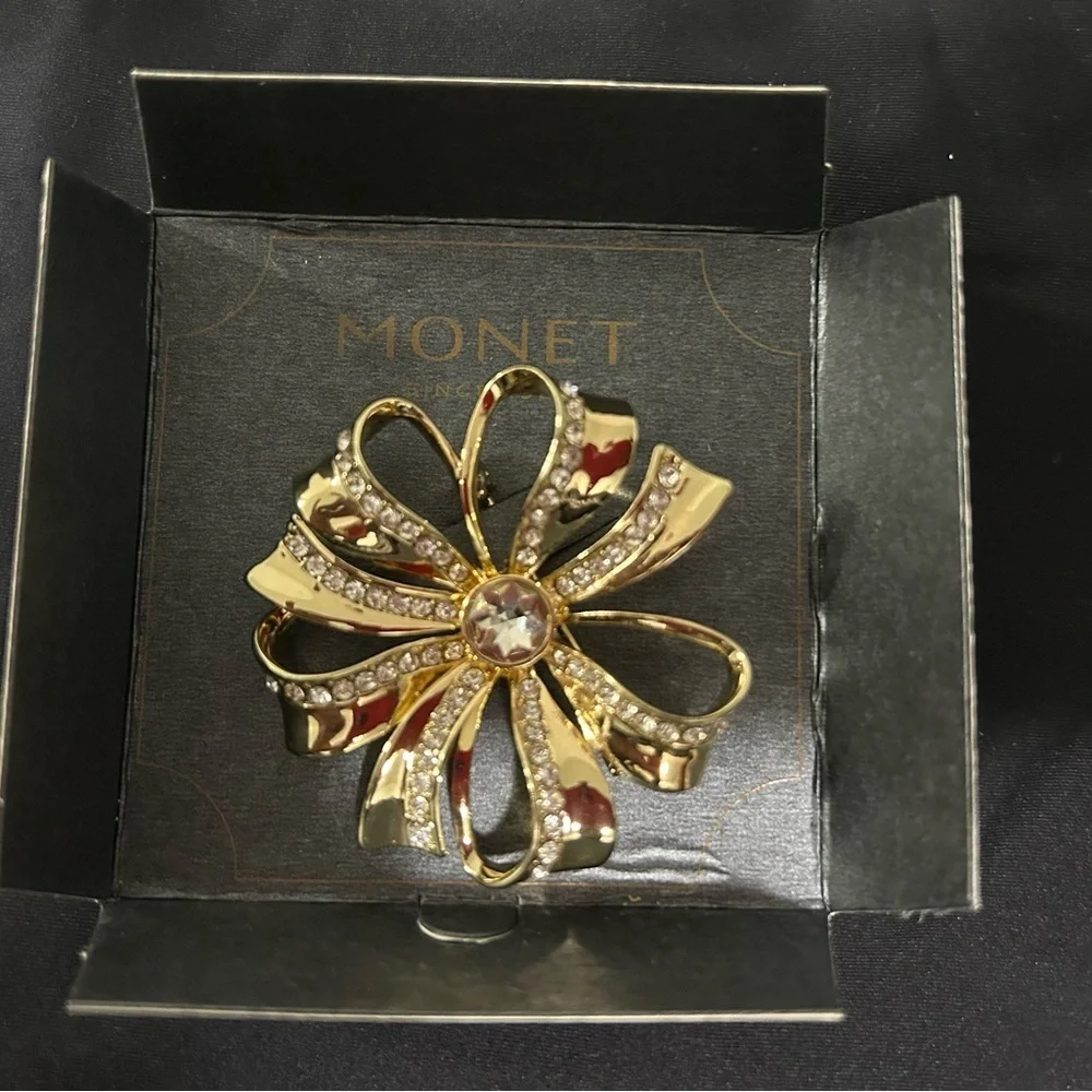Vintage‎ Monet Flower Pave Rhinestone Brooch